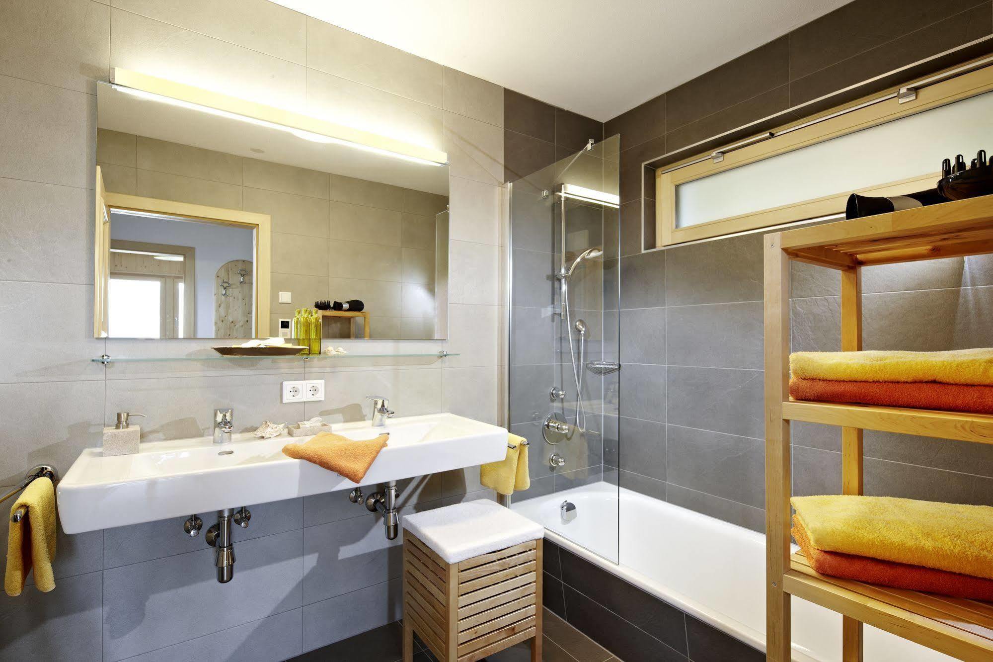 Appartement Waldhaeusl Neukirchen am Grossvenediger Exterior photo